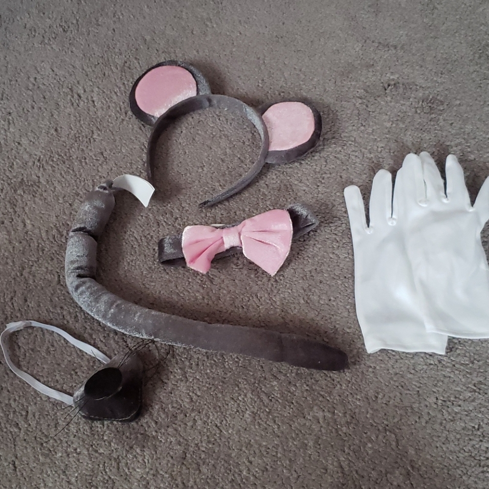 Mouse halloween accessories.